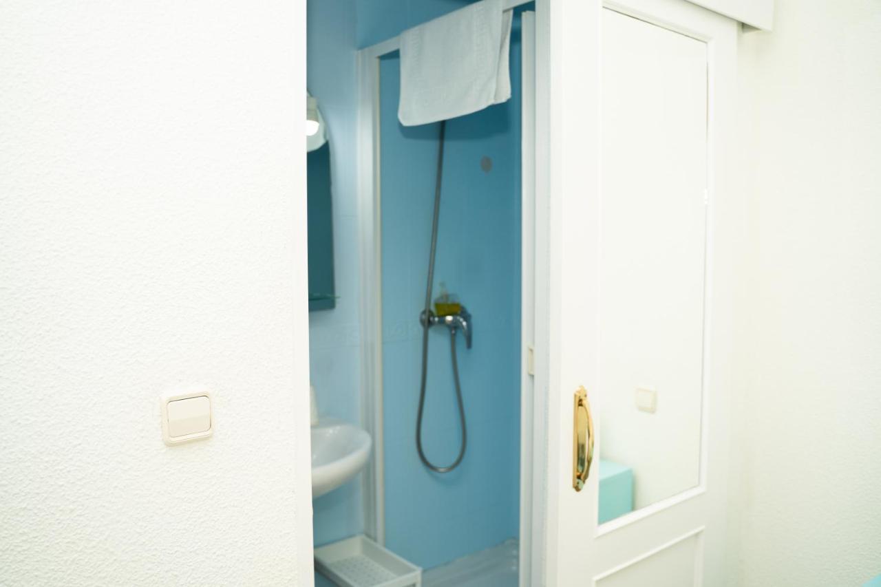 Guest House Exito En 马德里 外观 照片