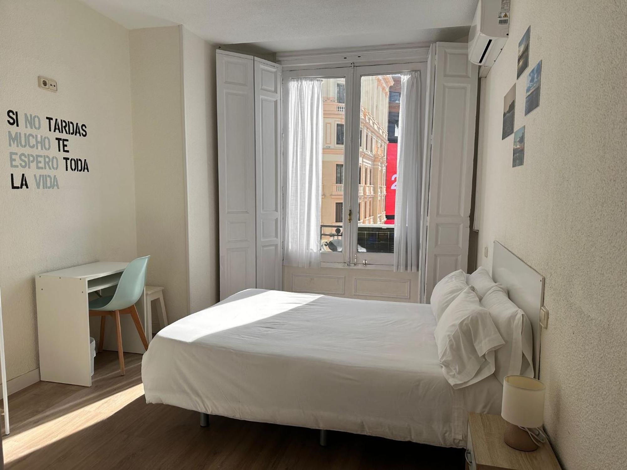 Guest House Exito En 马德里 外观 照片